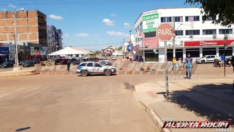 Dois acidentes de trânsito deixam pessoas feridas durante o sábado em Rolim de Moura Dois acidentes de trânsito deixam pessoas feridas durante o sábado em Rolim de Moura