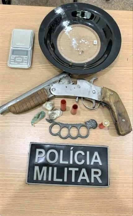 Polícia Militar age rápido e impede roubos e comércio ilegal de drogas em Espigão D Polícia Militar age rápido e impede roubos e comércio ilegal de drogas em Espigão D