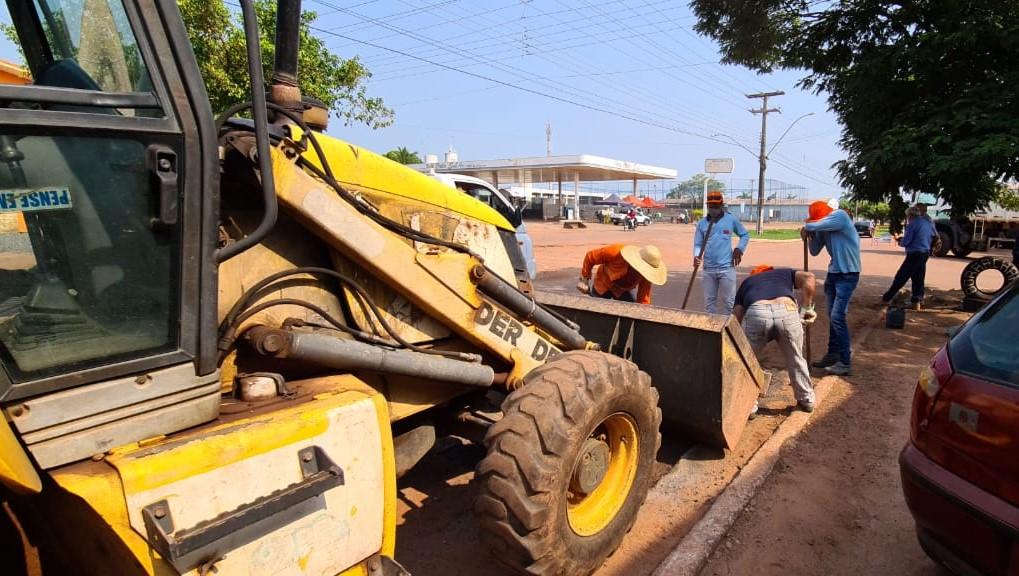 DER inicia operação tapa-buracos nas avenidas Norte Sul e 25 de Agosto em Rolim de Moura