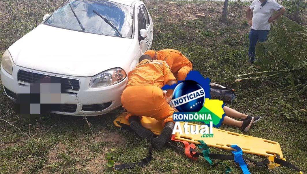 Carro capota em estrada entre Ji-Paraná e distrito de Nova Londrina Carro capota em estrada entre Ji-Paraná e distrito de Nova Londrina