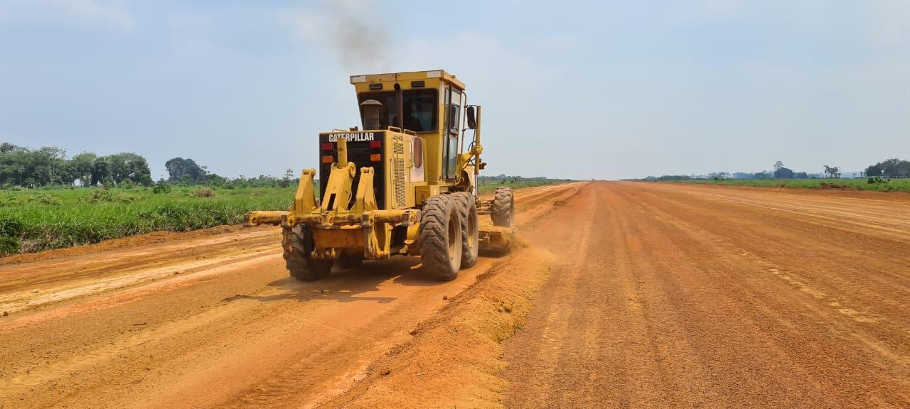 Aeroporto de Rolim de Moura recebe manutenção para reforçar a segurança em pousos e decolagens Aeroporto de Rolim de Moura recebe manutenção para reforçar a segurança em pousos e decolagens