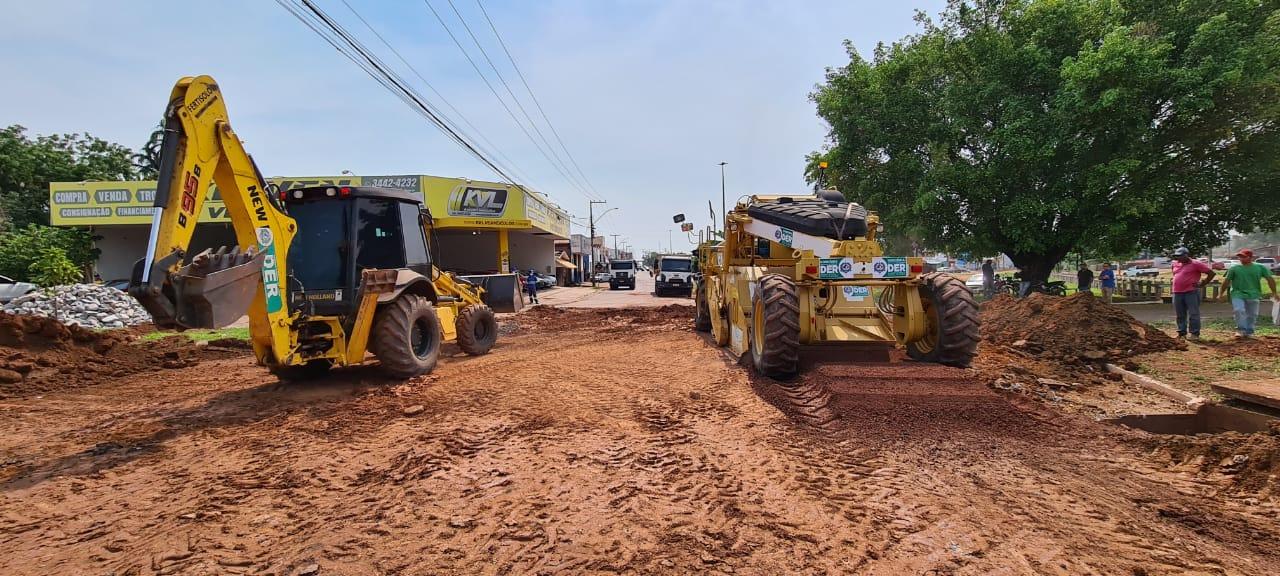 DER inicia recuperação e manutenção da avenida 25 de Agosto em Rolim de Moura DER inicia recuperação e manutenção da avenida 25 de Agosto em Rolim de Moura
