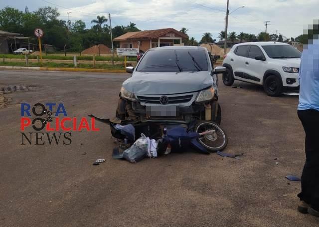 Choque entre moto e carro deixa mulher em estado grave em Vilhena Choque entre moto e carro deixa mulher em estado grave em Vilhena