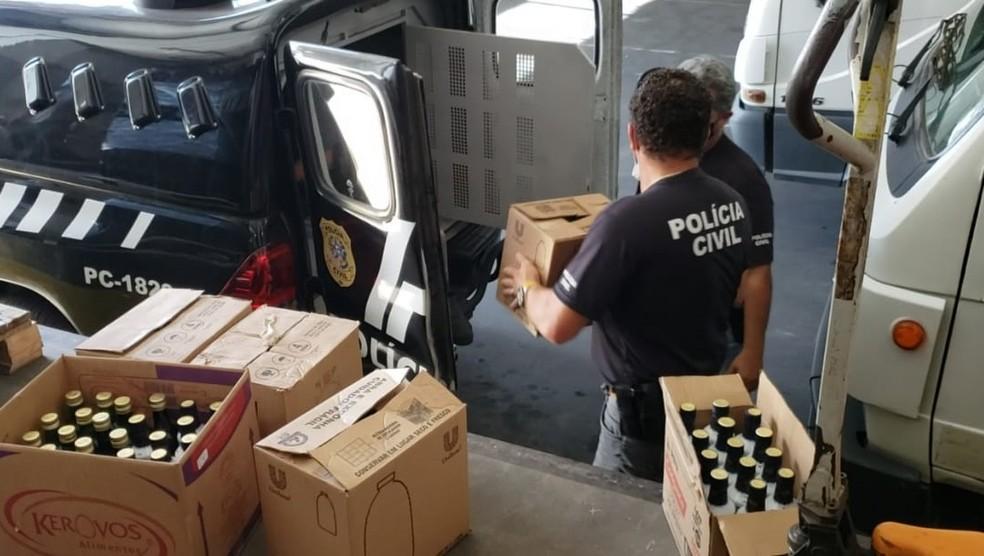 Ministério da Agricultura proíbe comercialização de 9 marcas de azeite sob suspeita de fraude Ministério da Agricultura proíbe comercialização de 9 marcas de azeite sob suspeita de fraude