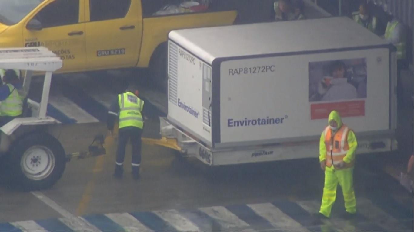 Primeiras 120 mil doses da vacina CoronaVac chega a São Paulo; Testes estão na reta final e aplicação ainda não foi aprovado pela Anvisa Primeiras 120 mil doses da vacina CoronaVac chega a São Paulo; Testes estão na reta final e aplicação ainda não foi aprovado pela Anvisa