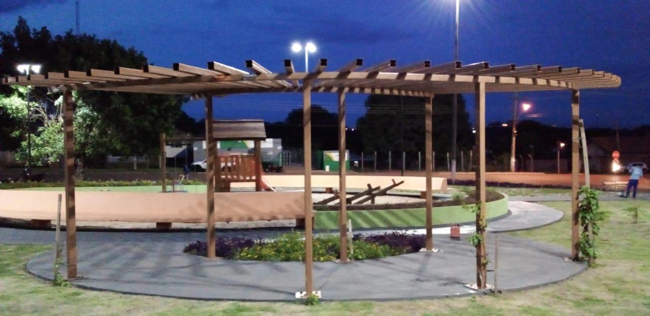Pracinha na Av. 25 de Agosto em Rolim de Moura é inaugurada nesta sexta-feira (20) Pracinha na Av. 25 de Agosto em Rolim de Moura é inaugurada nesta sexta-feira (20)