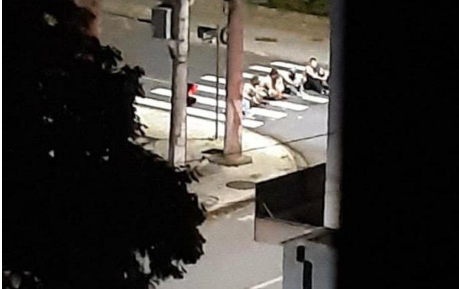 Madrugada de terror: Bandidos fortemente armados fazem assalto a banco em SC; veja fotos e vídeos Madrugada de terror: Bandidos fortemente armados fazem assalto a banco em SC; veja fotos e vídeos