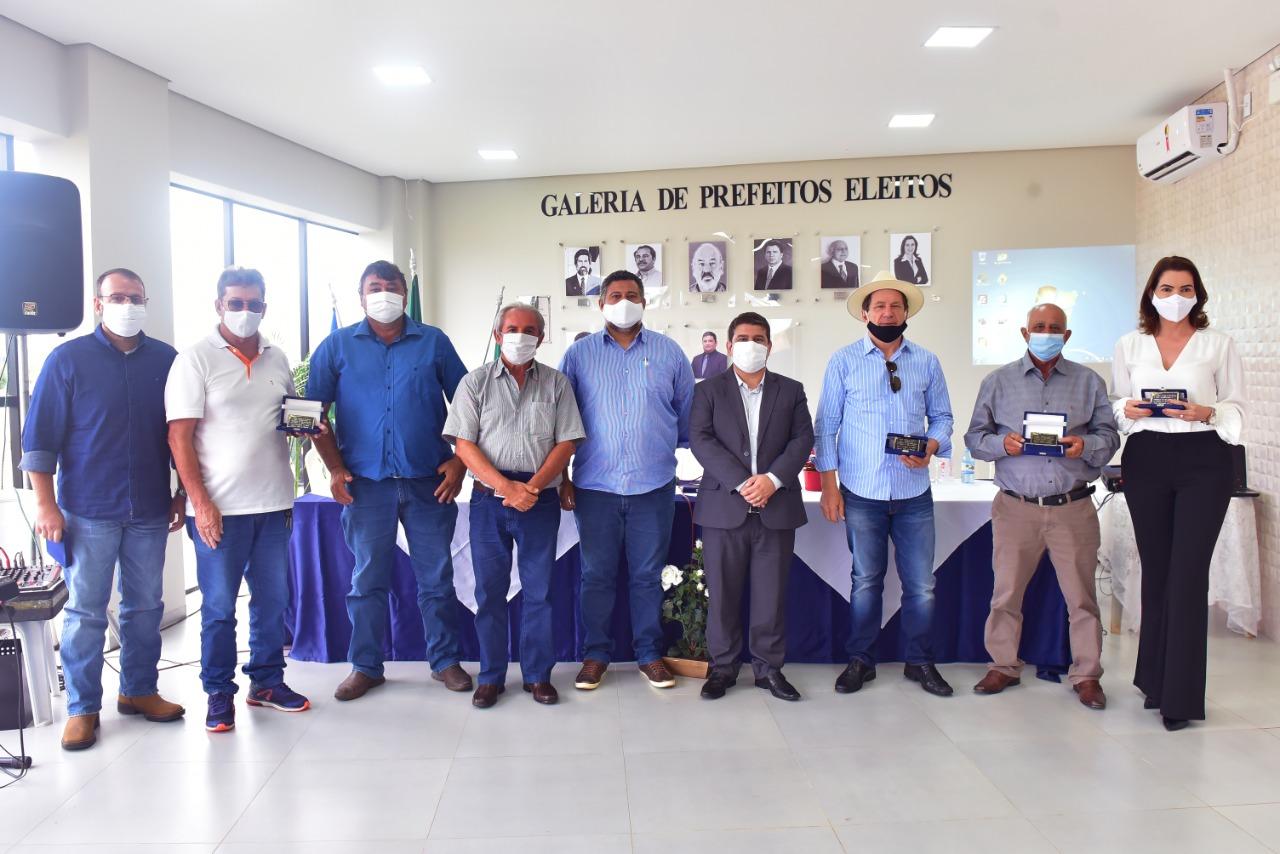 Primeira etapa do novo prédio da Prefeitura de Rolim de Moura é inaugurado; Evento reuniu ex-prefeitos do município Primeira etapa do novo prédio da Prefeitura de Rolim de Moura é inaugurado; Evento reuniu ex-prefeitos do município