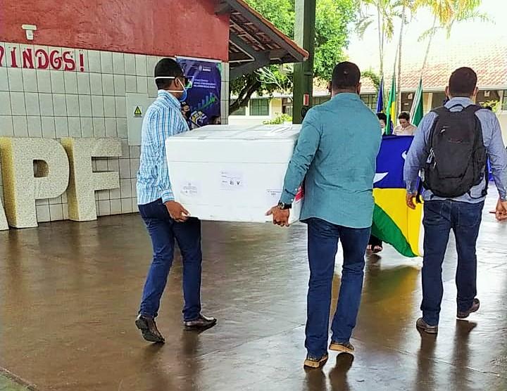 Rolim de Moura recebe doses 1,4 mil doses de vacina contra covid-19