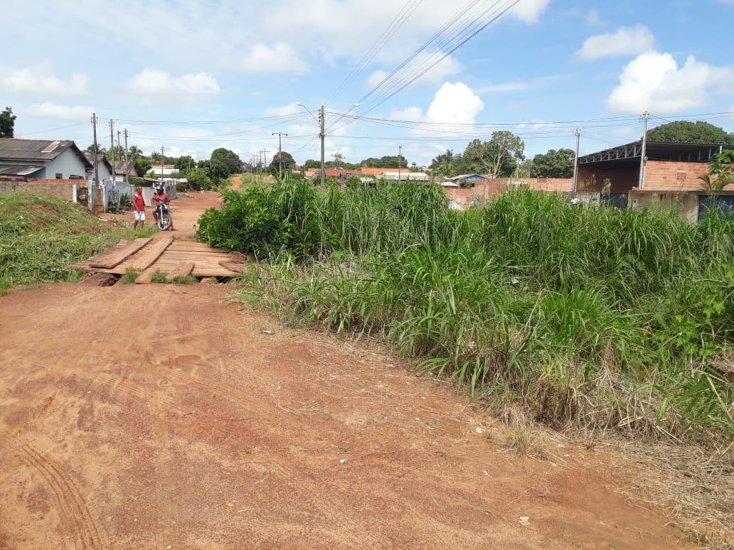 ROLIM DE MOURA: Morador do São Cristovão pede providências na avenida Belo Horizonte ROLIM DE MOURA: Morador do São Cristovão pede providências na avenida Belo Horizonte