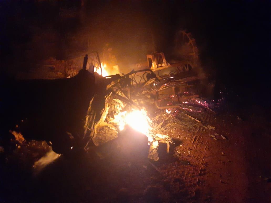 Caminhão fica completamente destruído após pegar fogo na zona rural de Santa Luzia