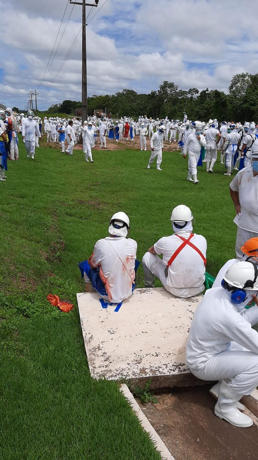 Bombeiros são acionados após vazamento de amônia em frigorífico de Pimenta Bueno Bombeiros são acionados após vazamento de amônia em frigorífico de Pimenta Bueno