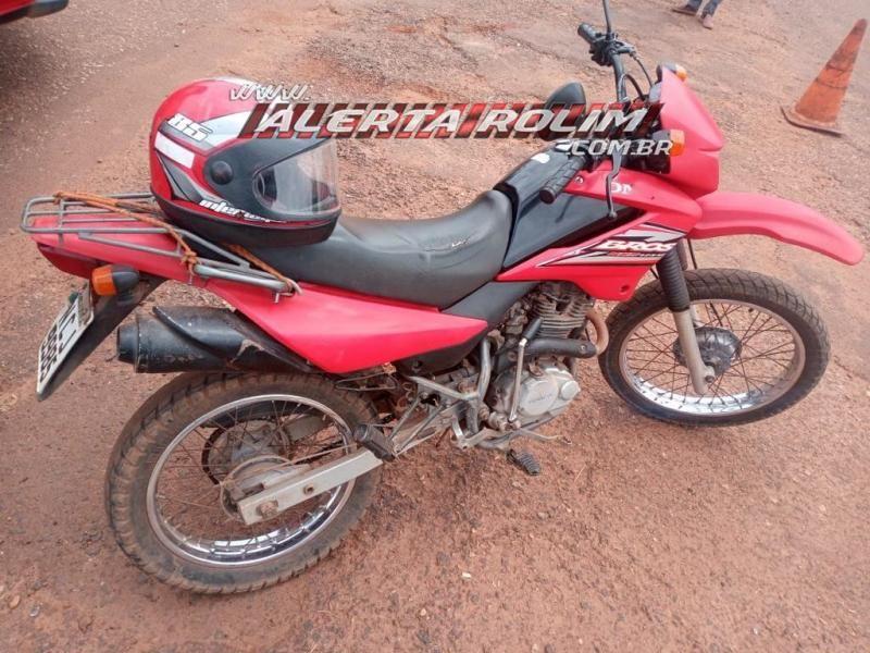 Motociclista é socorrido com suspeita de fratura em uma das pernas após acidente em Rolim de Moura Motociclista é socorrido com suspeita de fratura em uma das pernas após acidente em Rolim de Moura