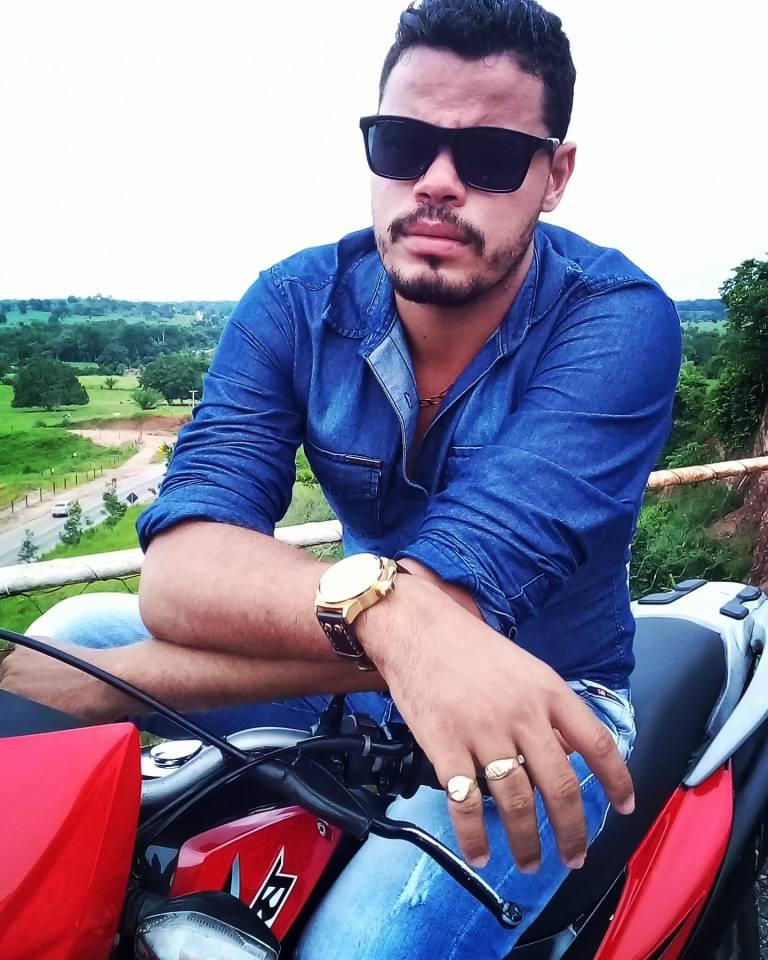 Jovem humorista de Santa Luzia (RO), posta vídeo degustando fruta Pitaya e viraliza na internet com mais 140 mil visualização Jovem humorista de Santa Luzia (RO), posta vídeo degustando fruta Pitaya e viraliza na internet com mais 140 mil visualização