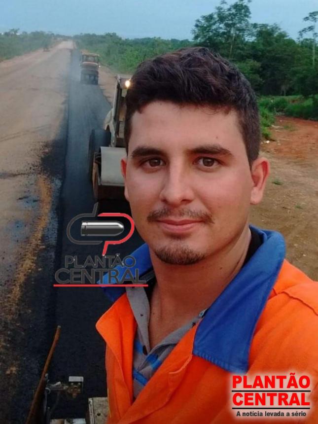 Operador de máquina do DER morre após rolo compactador cair em ribanceira na RO-470; veja o vídeo Operador de máquina do DER morre após rolo compactador cair em ribanceira na RO-470; veja o vídeo
