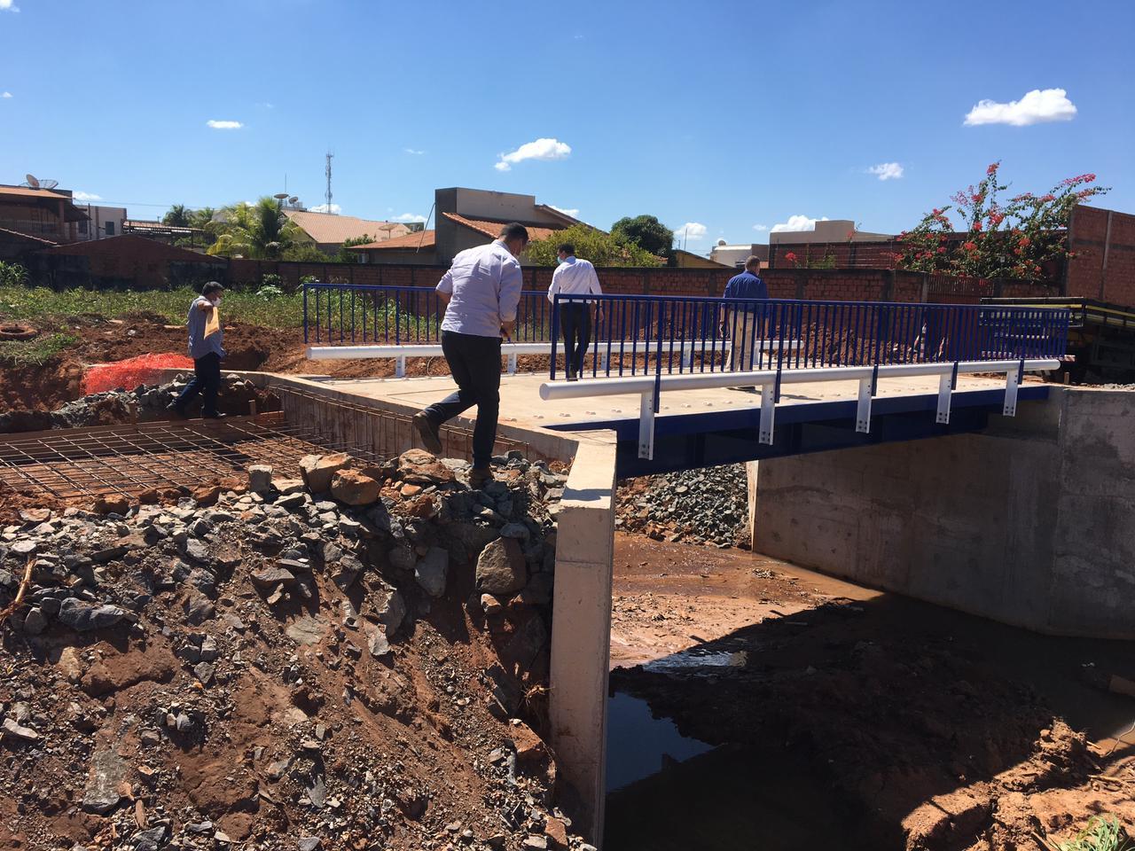 Aldo Júlio agradece Lúcio Mosquini por recursos para construir ponte de concreto armado e pede apoio para regularização fundiária Aldo Júlio agradece Lúcio Mosquini por recursos para construir ponte de concreto armado e pede apoio para regularização fundiária