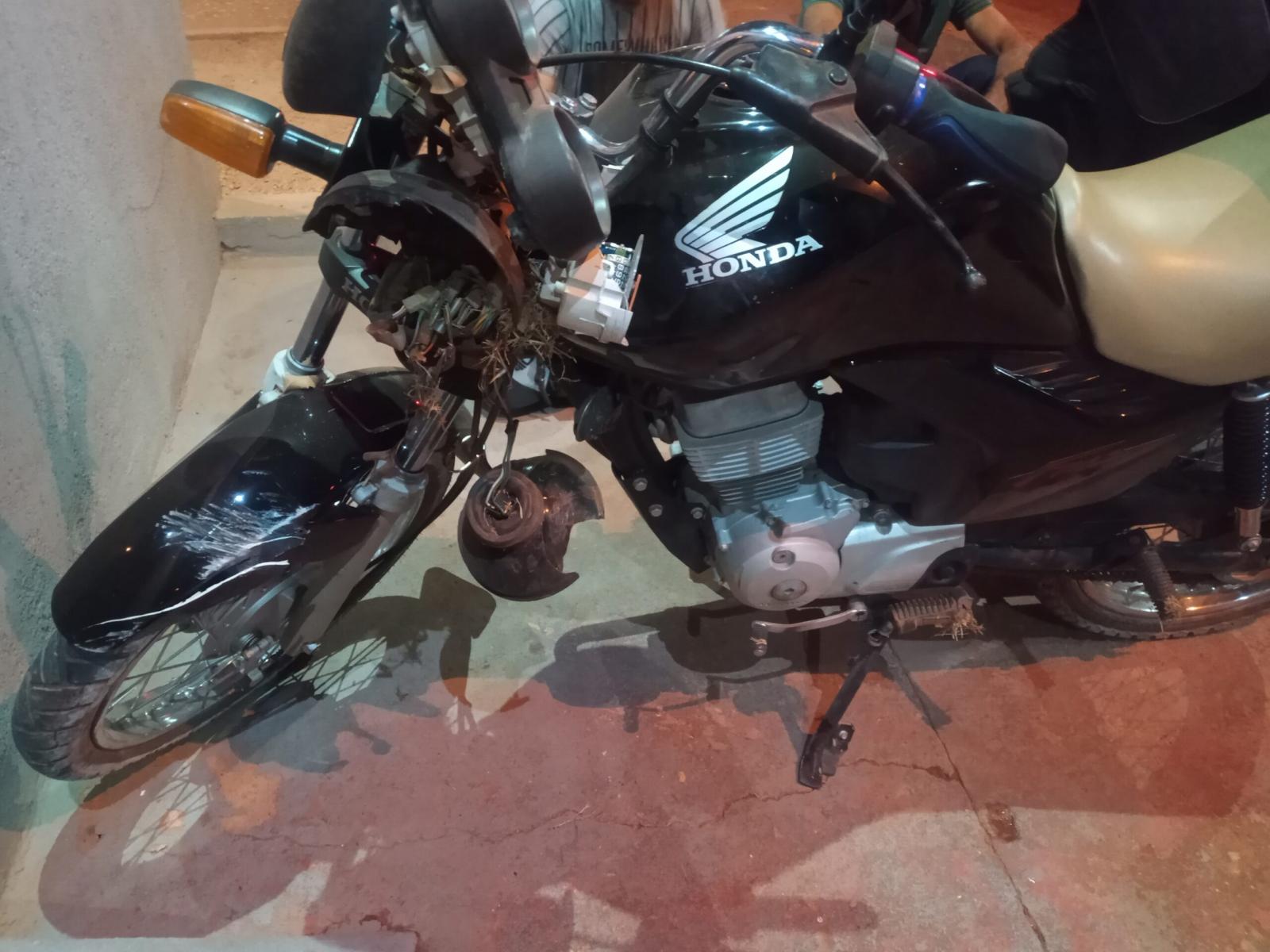 Rolim de Moura: Motociclista fica ferido após perder controle do veículo e cair Rolim de Moura: Motociclista fica ferido após perder controle do veículo e cair