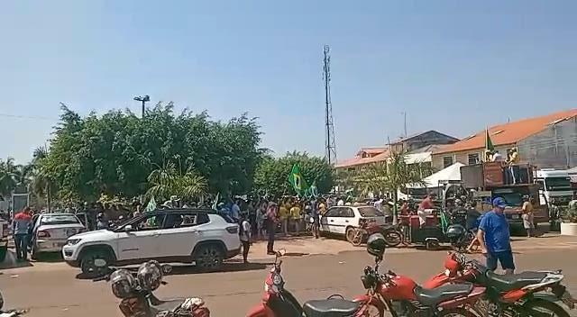 Atos a favor de Bolsonaro são registrado em alguns municípios de Rondônia Atos a favor de Bolsonaro são registrado em alguns municípios de Rondônia
