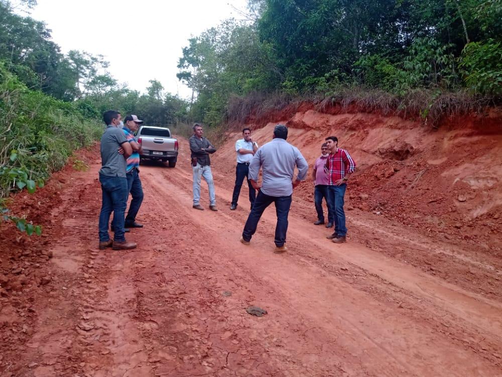 Rolim de Moura: Prefeitura busca parceria para rebaixamento de morro na linha 172 Rolim de Moura: Prefeitura busca parceria para rebaixamento de morro na linha 172