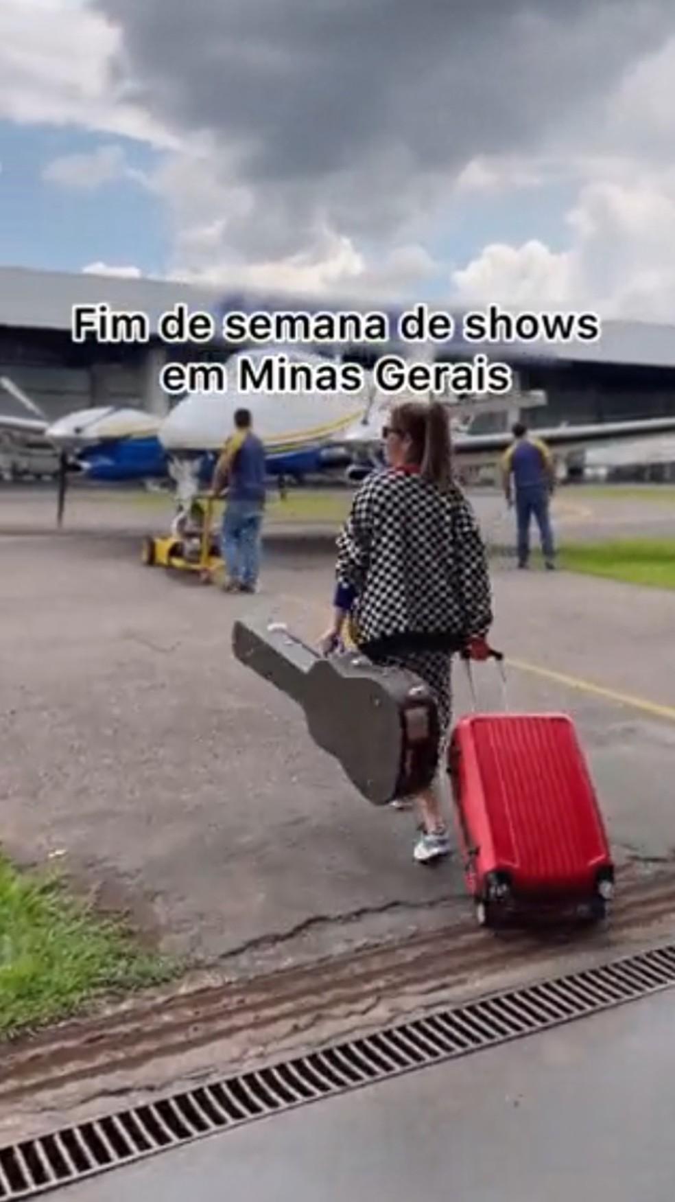 Marília Mendonça é resgatada após avião em que a cantora estava cair em MG; veja o vídeo Marília Mendonça é resgatada após avião em que a cantora estava cair em MG; veja o vídeo