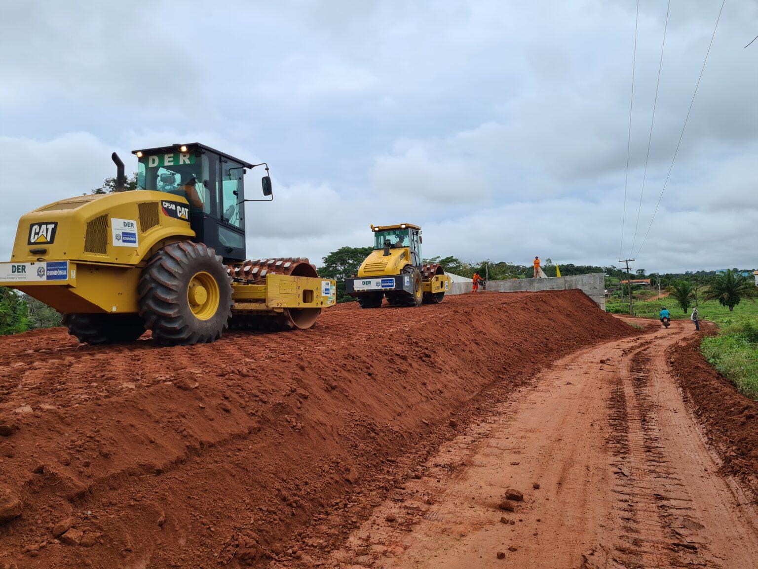 INFRAESTRUTURA: DER inicia aterro das cabeceiras da ponte sobre o rio Ararinha na RO-495, em Parecis INFRAESTRUTURA: DER inicia aterro das cabeceiras da ponte sobre o rio Ararinha na RO-495, em Parecis