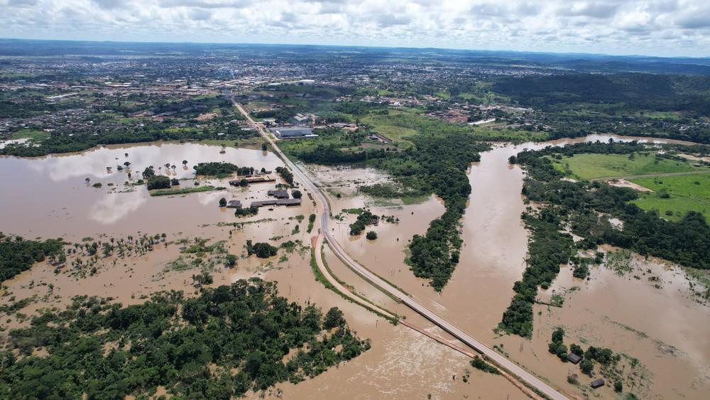 DNIT inicia obras de alteamento da BR-364, que segue interditada e sem previsão de liberação DNIT inicia obras de alteamento da BR-364, que segue interditada e sem previsão de liberação
