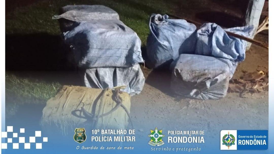 Operação conjunta entre PM, PF e Gesfron apreende cerca de 400 quilos de cocaína em Alta Floresta Operação conjunta entre PM, PF e Gesfron apreende cerca de 400 quilos de cocaína em Alta Floresta