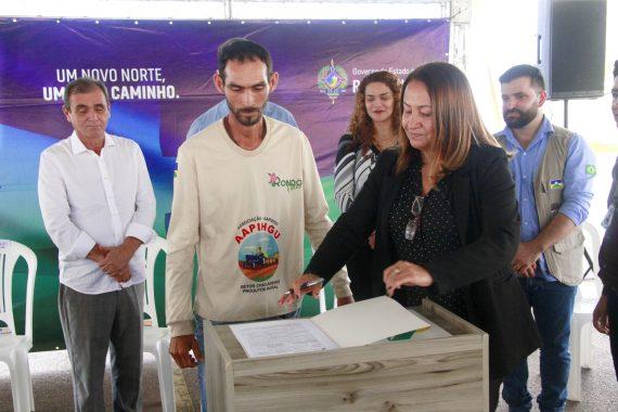 Noventa e dois veículos e 180 notebooks são entregues à Emater para fortalecimento da agricultura familiar Noventa e dois veículos e 180 notebooks são entregues à Emater para fortalecimento da agricultura familiar