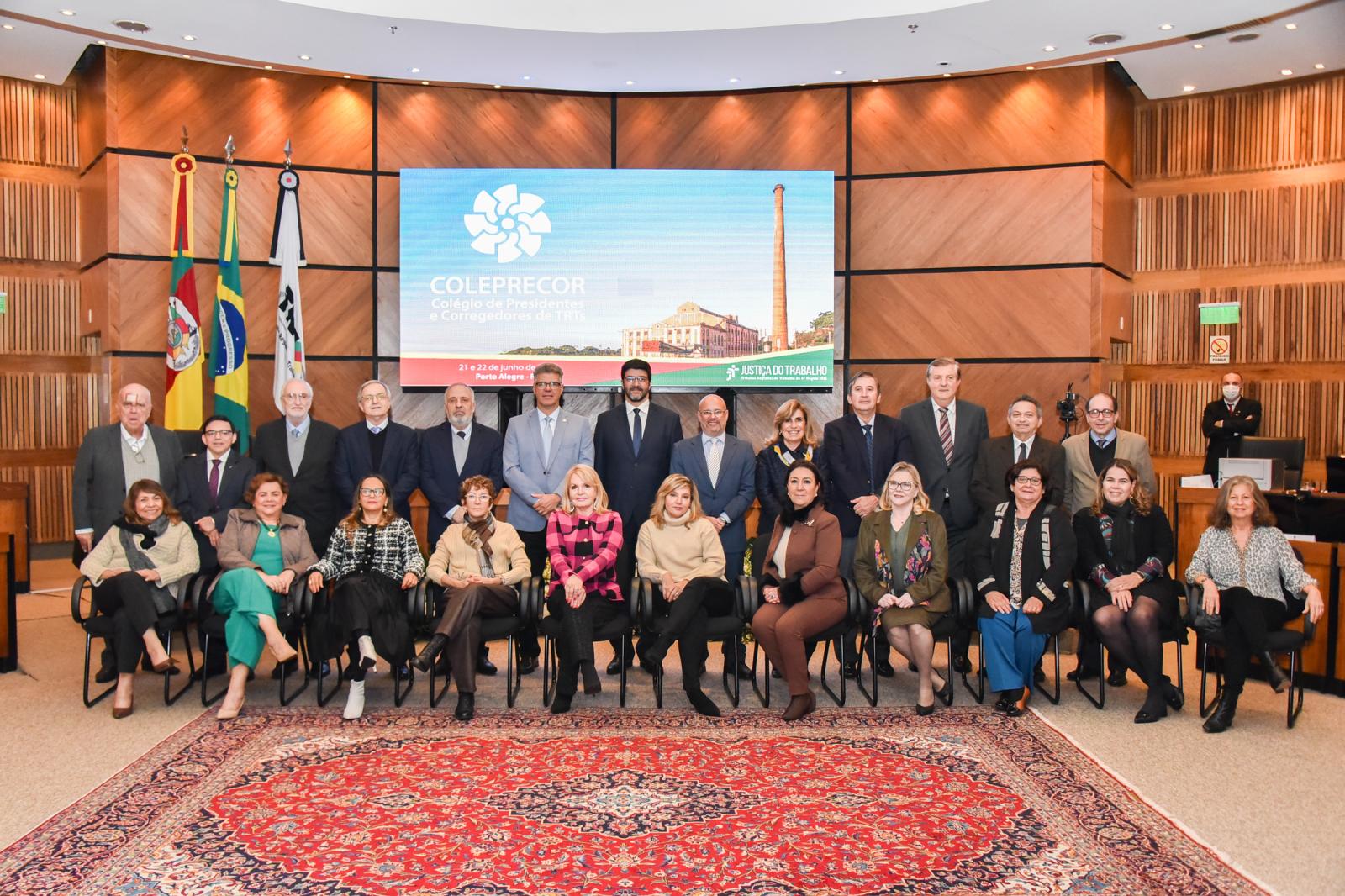 Presidente do TRT-14 destaca as iniciativas de ampliação do acesso à Justiça nos estados de RO e AC em reunião do Coleprecor Presidente do TRT-14 destaca as iniciativas de ampliação do acesso à Justiça nos estados de RO e AC em reunião do Coleprecor