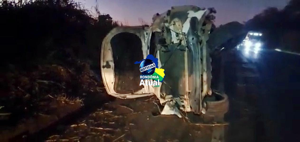 Jaruenses que estavam em campeonato de sinuca em Ji-Paraná-RO, sofrem acidente próximo a curva da morte, na BR-364 Jaruenses que estavam em campeonato de sinuca em Ji-Paraná-RO, sofrem acidente próximo a curva da morte, na BR-364