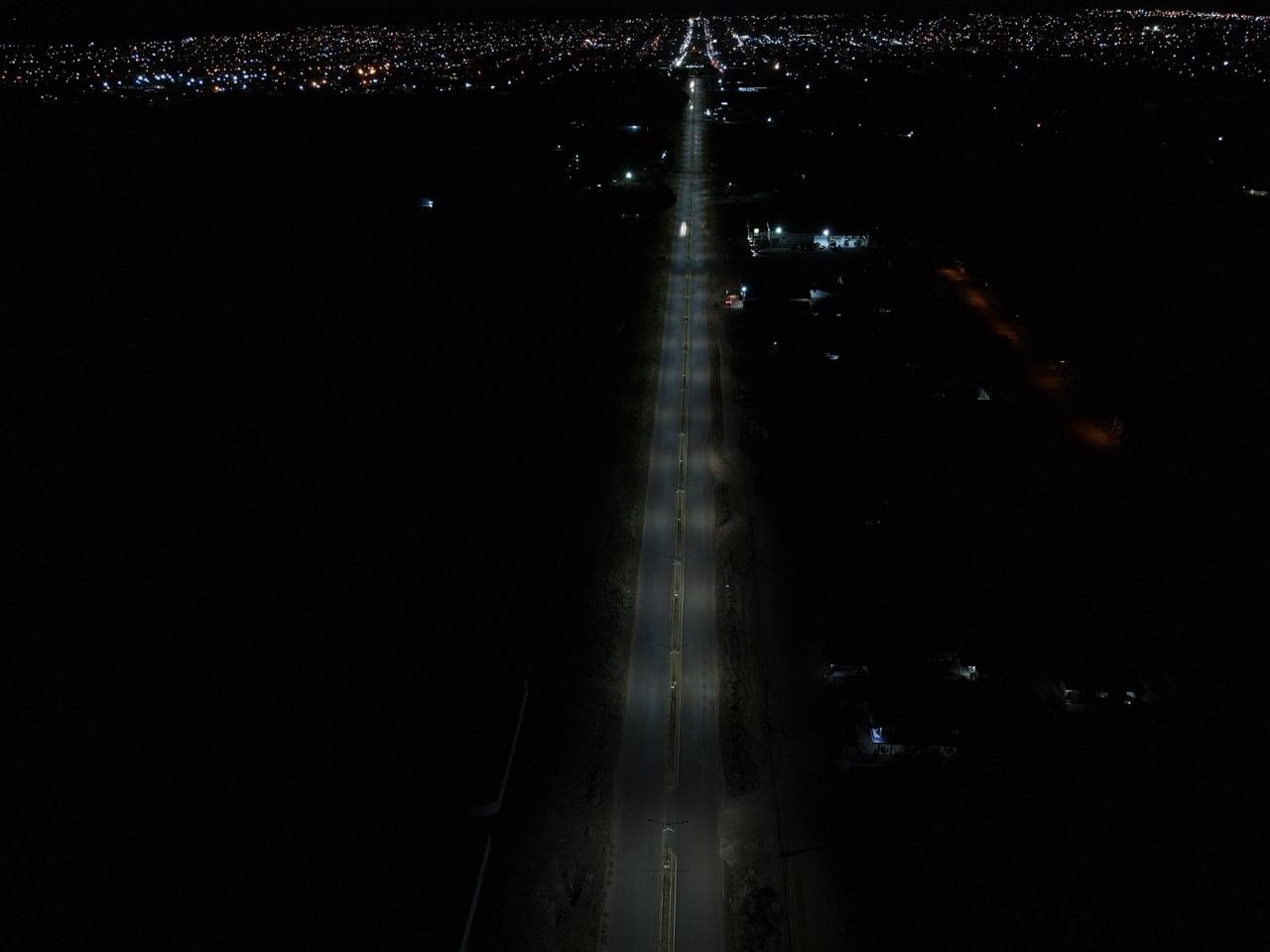 Concluída em Rolim de Moura a obra de iluminação na Avenida 25 de Agosto saída para Pimenta Bueno Concluída em Rolim de Moura a obra de iluminação na Avenida 25 de Agosto saída para Pimenta Bueno