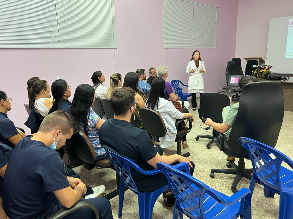 Câncer reúne especialistas em Cacoal Câncer reúne especialistas em Cacoal