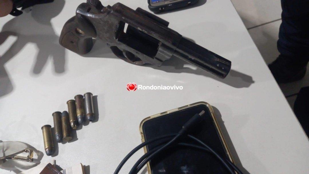 Mulher saca arma e exige que eletricistas religuem energia de casa Mulher saca arma e exige que eletricistas religuem energia de casa