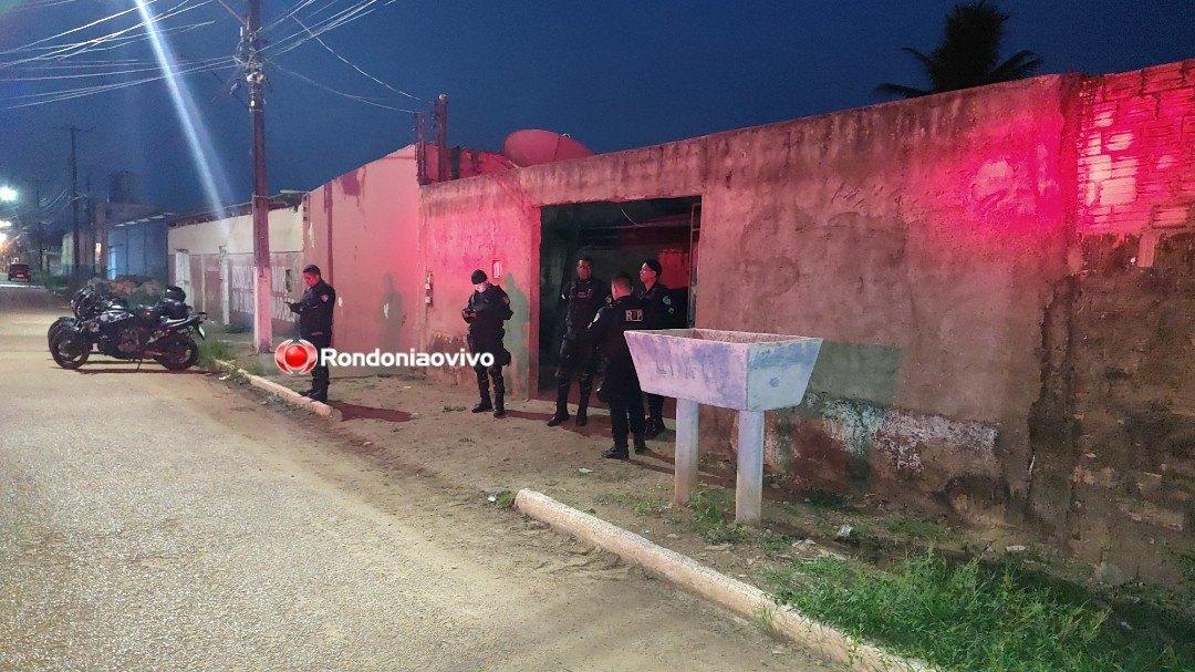 Homem morre após cair do telhado de residência Homem morre após cair do telhado de residência