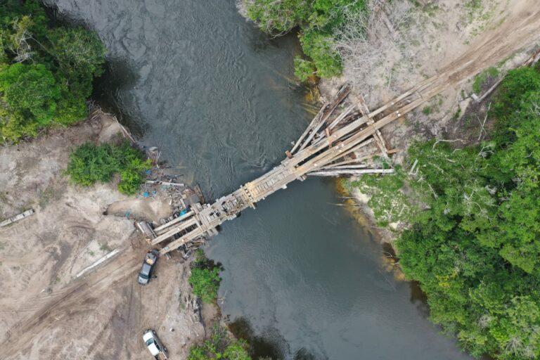 PF explode ponte usada para transporte ilegal de madeira em areá de reserva indígena PF explode ponte usada para transporte ilegal de madeira em areá de reserva indígena