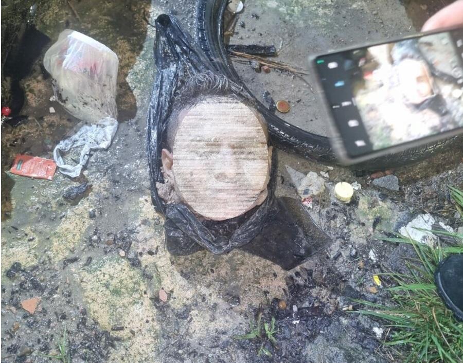 Homem vai catar latinhas e encontra cabeça humana em saco de lixo (imagem forte) Homem vai catar latinhas e encontra cabeça humana em saco de lixo (imagem forte)