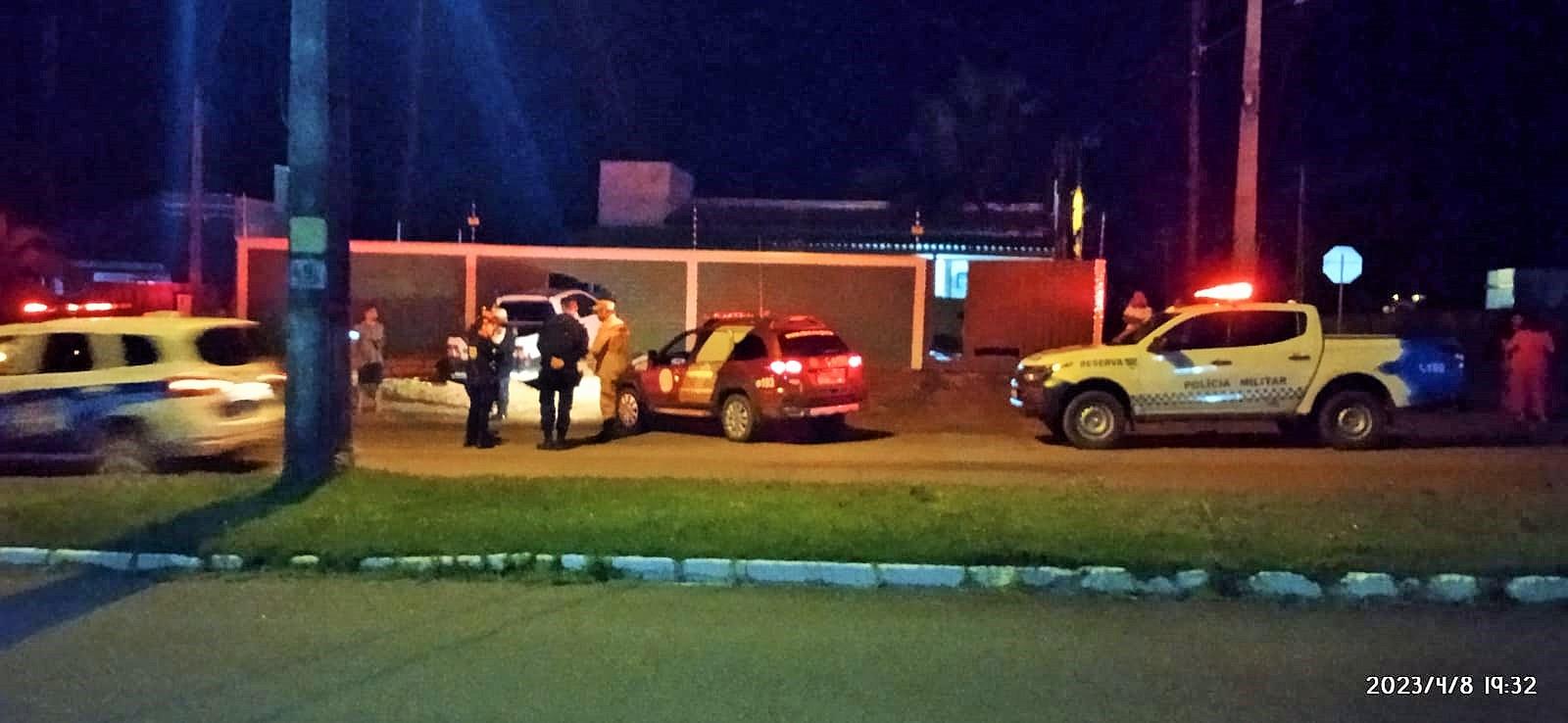 Rolim de Moura: Condutor embriagado dorme na direção, perde o controle e bate caro em muro de residência Rolim de Moura: Condutor embriagado dorme na direção, perde o controle e bate caro em muro de residência