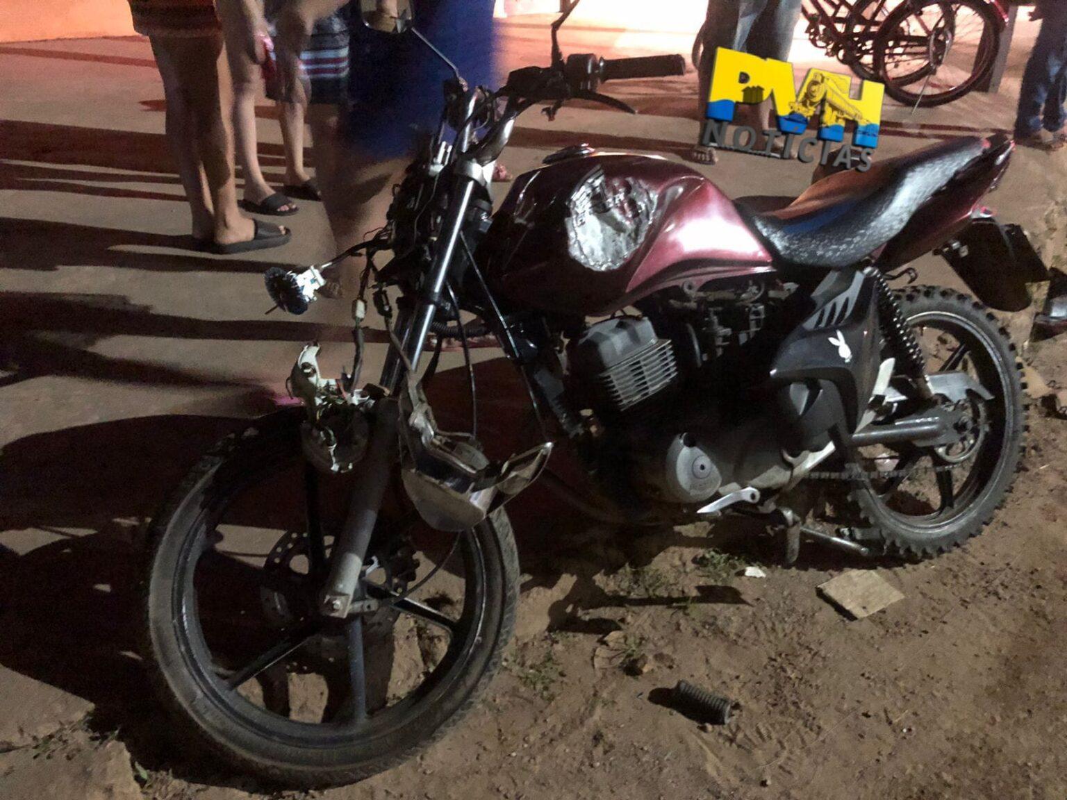Motorista embriagado é preso após atropelar e arrastar casal de moto Motorista embriagado é preso após atropelar e arrastar casal de moto