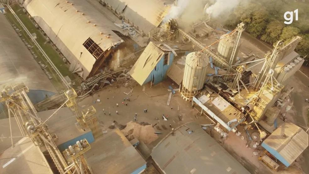Explosões em silos de grãos deixa 8 mortos e 11 feridos no PR Explosões em silos de grãos deixa 8 mortos e 11 feridos no PR