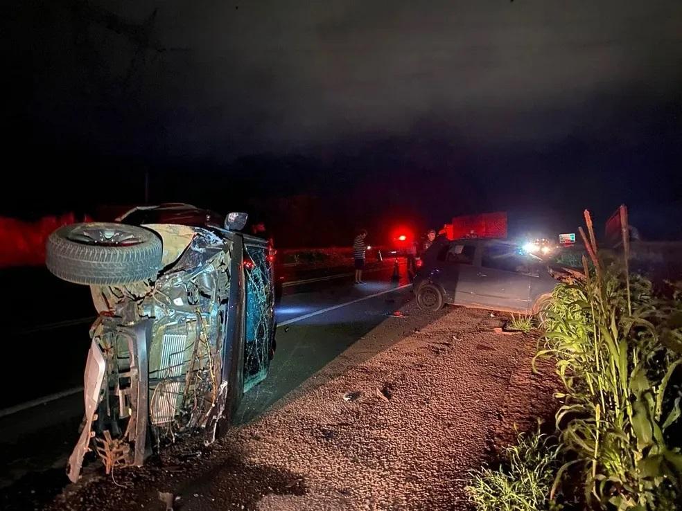 Cantor Zé Neto sofre grave acidente em MG; Outras quatro pessoas ficaram feridas Cantor Zé Neto sofre grave acidente em MG; Outras quatro pessoas ficaram feridas
