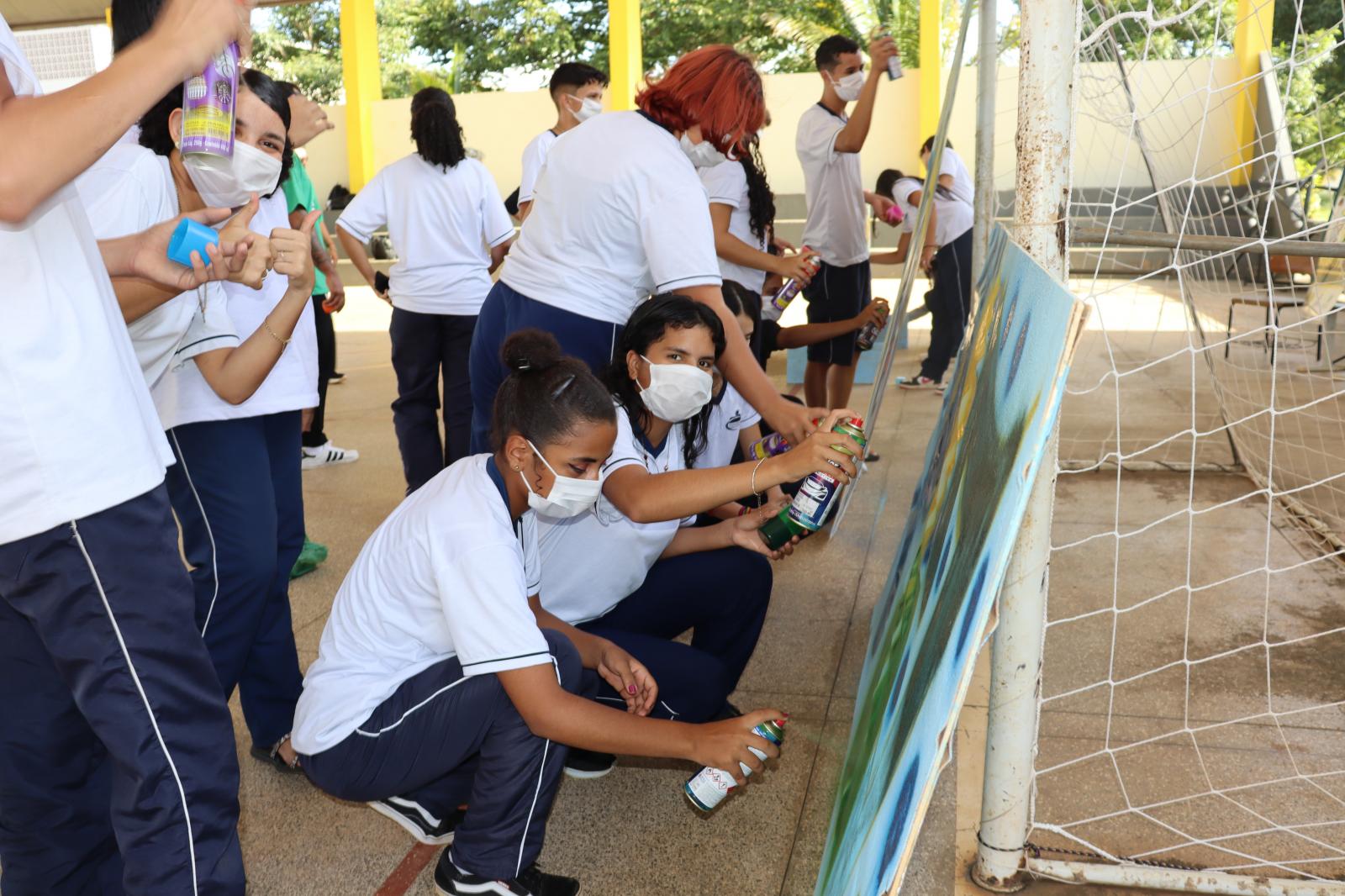 Associação Diversidade Amazônica capacita alunos de Vilhena com oficina de grafite 