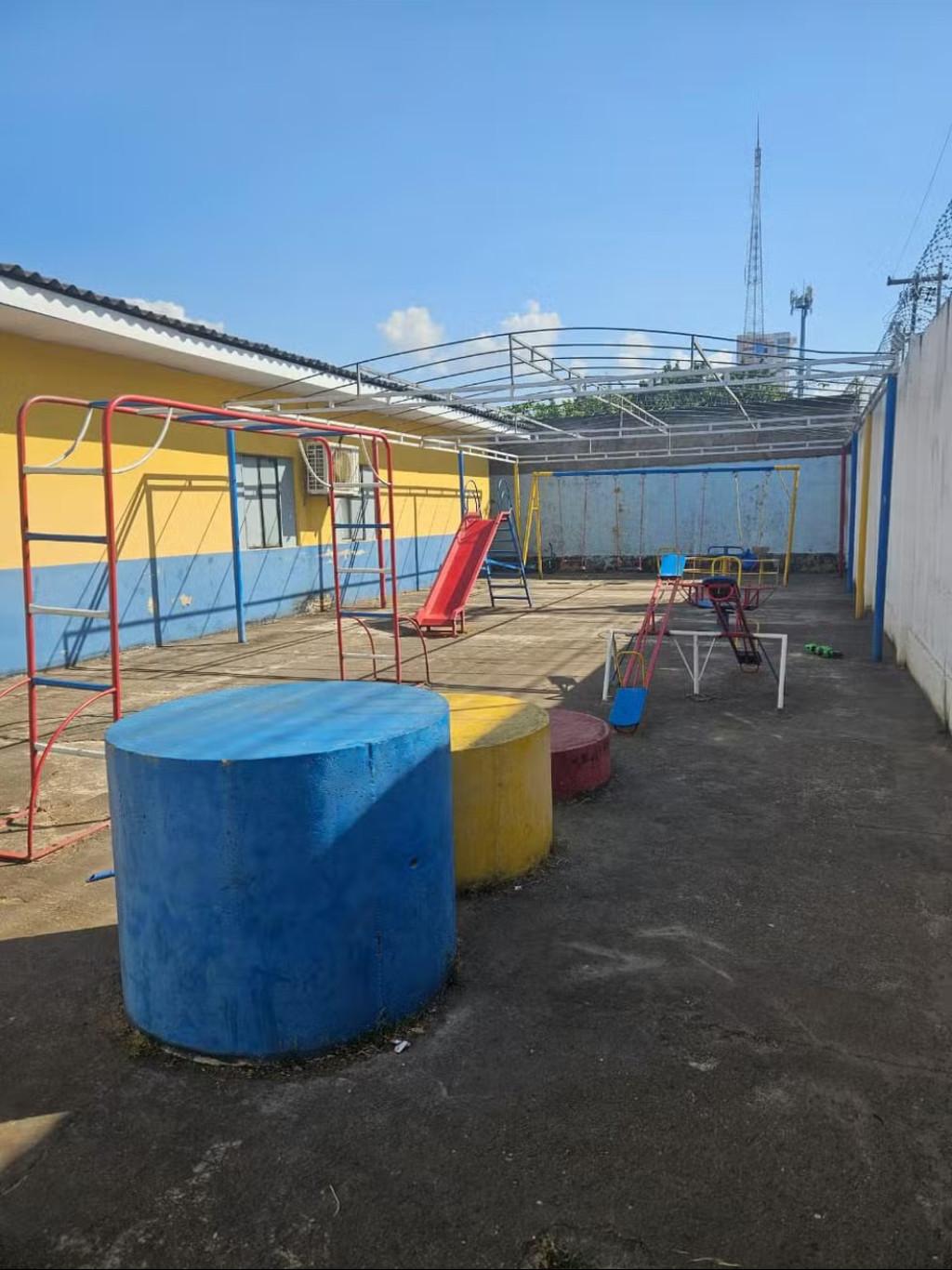 Três crianças fazem buraco em muro e fogem de unidade de acolhimento em Porto Velho, diz prefeitura Três crianças fazem buraco em muro e fogem de unidade de acolhimento em Porto Velho, diz prefeitura