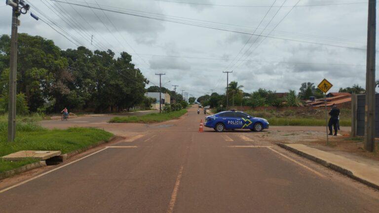 ROLIM DE MOURA: Motociclista é socorrido após colisão em carro