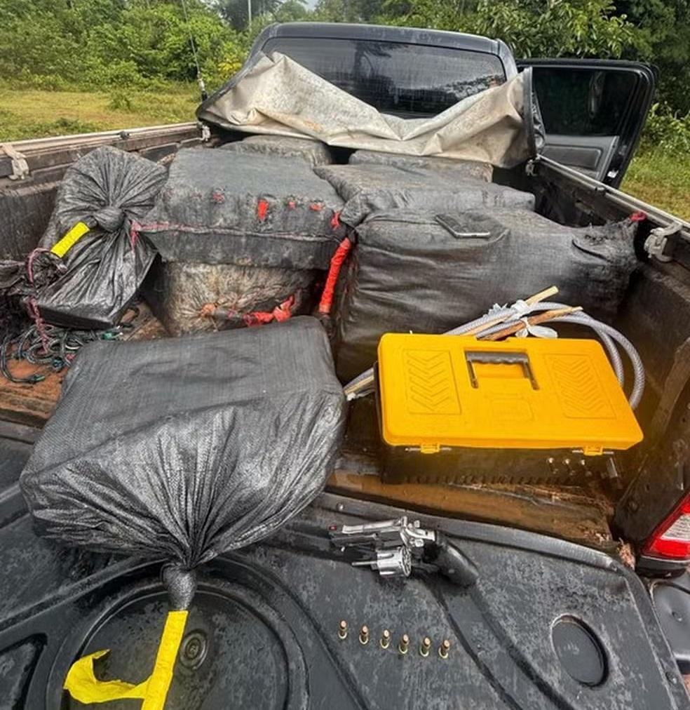 PF apreende avião com quase meia tonelada de cocaína na fronteira entre RO e MT PF apreende avião com quase meia tonelada de cocaína na fronteira entre RO e MT