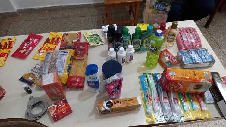 Jaru: Mulher é detida após furtar itens em dois supermercados no Setor 05 Jaru: Mulher é detida após furtar itens em dois supermercados no Setor 05