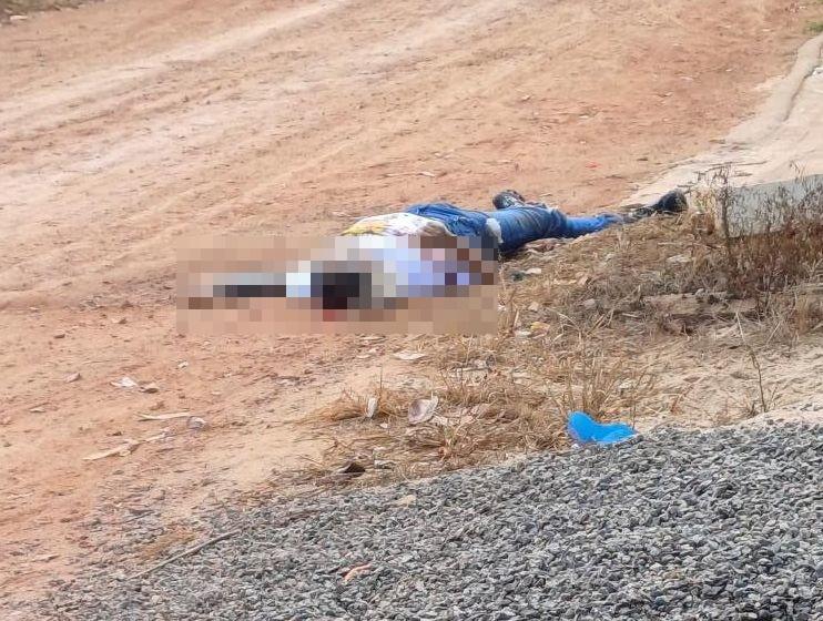 Dois homens são assassinados a tiros em Jaru Dois homens são assassinados a tiros em Jaru