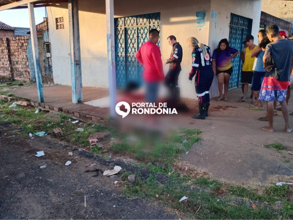 Homem é morto a facadas em confusão no bairro Caladinho Homem é morto a facadas em confusão no bairro Caladinho