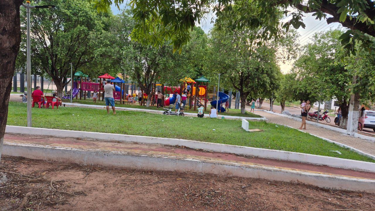 Prefeitura de Rolim de Moura instala novos parques infantis em diversos pontos da cidade Prefeitura de Rolim de Moura instala novos parques infantis em diversos pontos da cidade