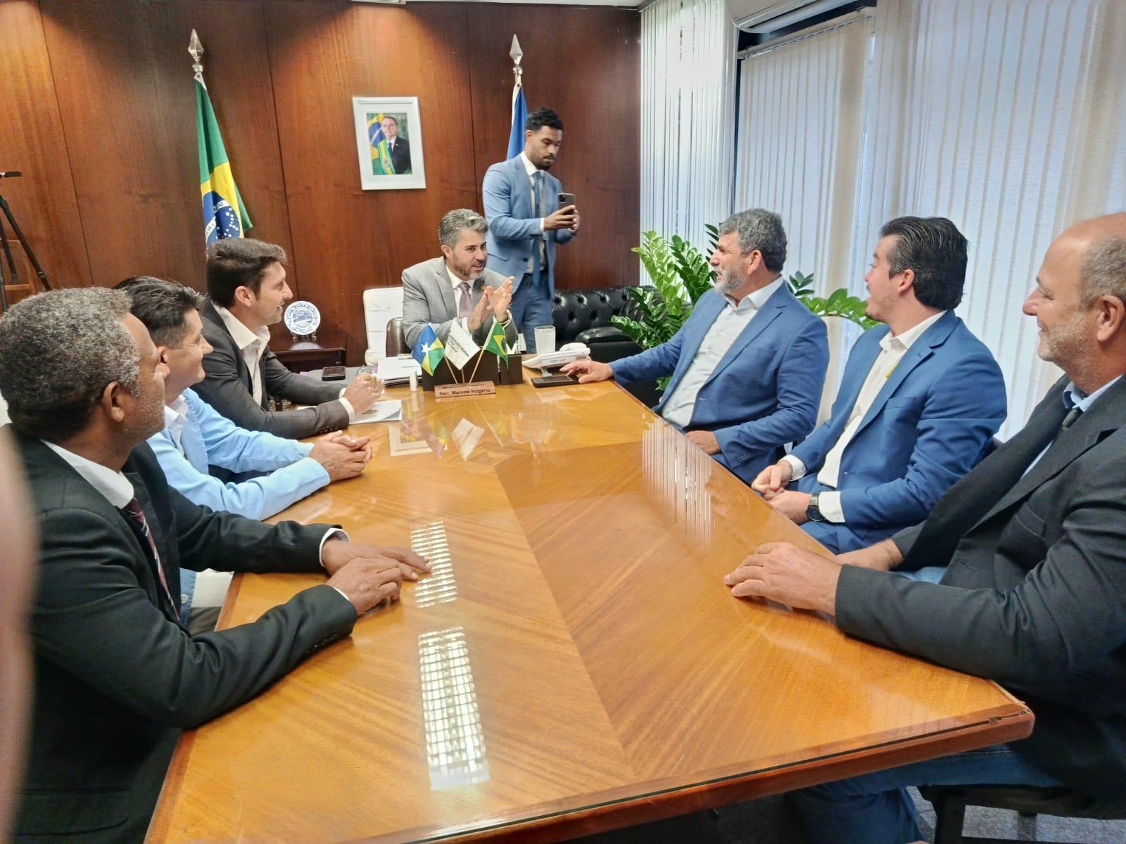 SANTA LUZIA DO OESTE: Prefeito e vice-prefeito cumprem extensa agenda em Brasília em busca de recursos para o município SANTA LUZIA DO OESTE: Prefeito e vice-prefeito cumprem extensa agenda em Brasília em busca de recursos para o município