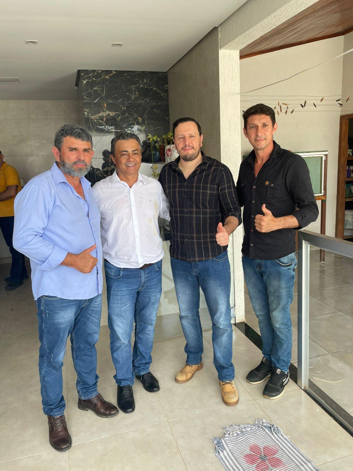  TERCEIRIZAÇÃO DA SAÚDE: Prefeito Jurandir e vice prefeito Ney participam de audiência pública em Espigão do Oeste